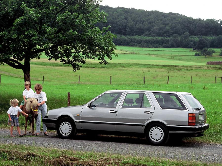  Lancia Thema SW 1988 года  (фото 2 из 8)